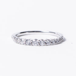 Graduated Diamond Band in White Gold